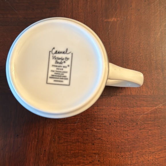 Victoria & Beale Porcelain Primary Mix Creamer Green with black band - Picture 5 of 6